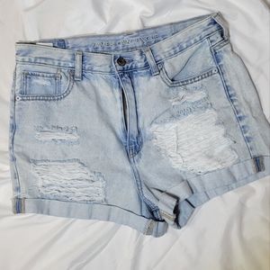 SOLD AE Mom Short